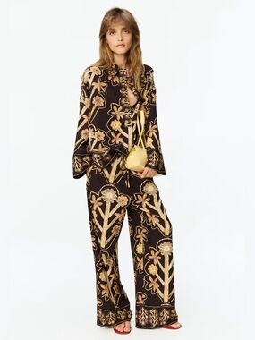 H&M STUDIO
NWT BLACK FLORAL-PRINT TWILL SHIRT AND PANTS SIZE SMALL